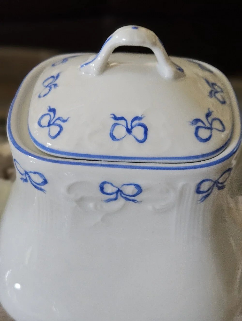 Ruban Blue by Vista Alegre White Porcelain Teapot with Blue Ribbon Trim. Mint!